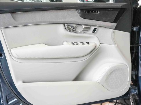 New 2026 Volvo XC90 T8 Ultra w/ Protection Package Premier AWD/4WD image 25