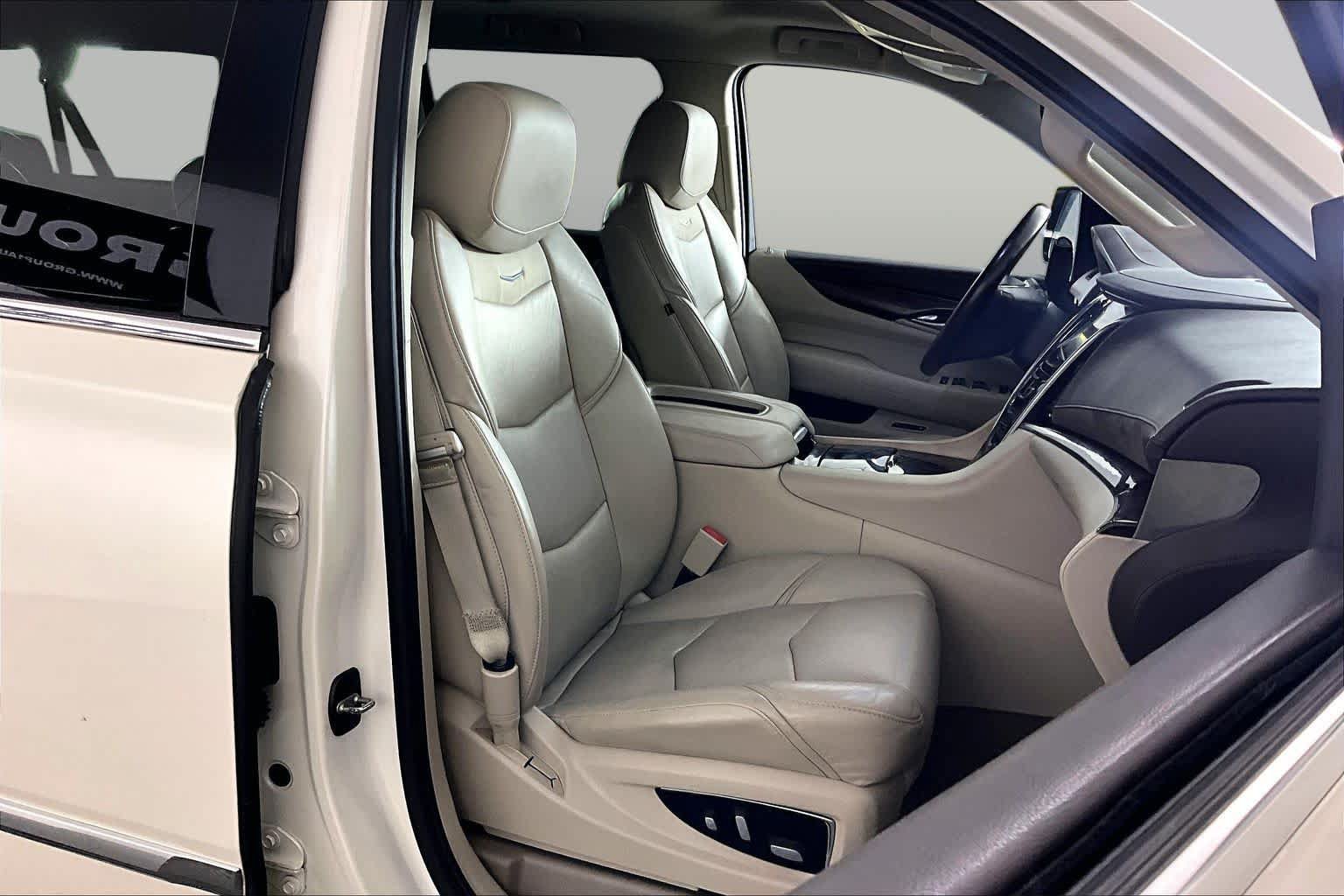 Used 2015 Cadillac Escalade ESV 2WD image 9
