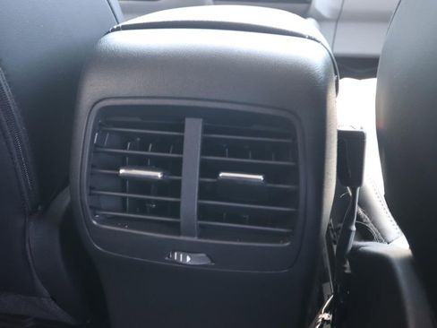 Certified 2025 Ford Escape SE FWD image 9