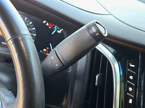 Used 2019 Cadillac Escalade Premium Luxury image 17