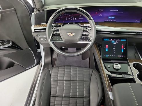 Certified 2026 Cadillac Escalade ESV Platinum Sport AWD/4WD image 16