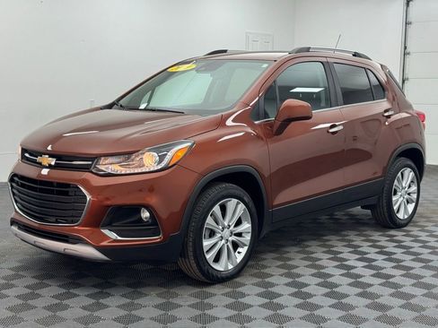 Used 2019 Chevrolet Trax Premier AWD/4WD image 2