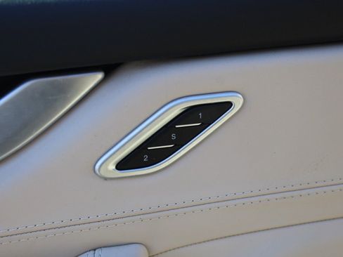 Used 2017 Maserati Levante S image 21