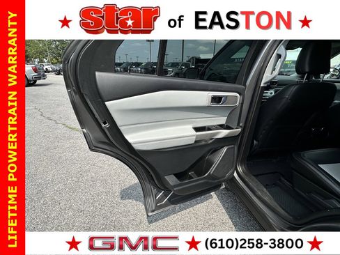 Used 2022 Ford Explorer XLT w/ Equipment Group 202A image 18