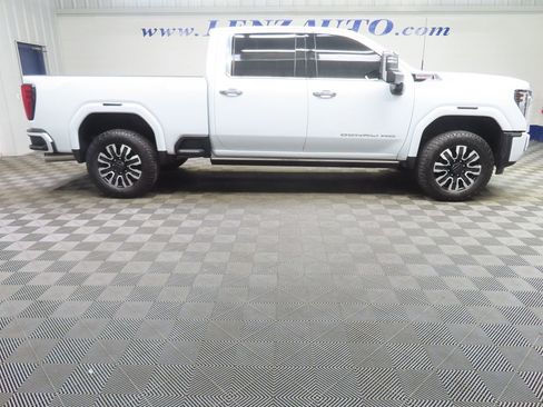 Used 2026 GMC Sierra 2500 Denali w/ Denali Reserve Package AWD/4WD image 2