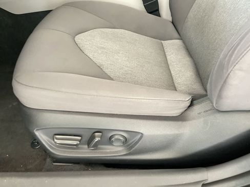 Used 2022 Toyota Camry LE FWD image 12