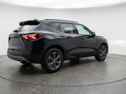 Used 2025 Chevrolet Blazer LT image 9