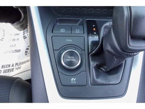 Certified 2024 Toyota RAV4 LE AWD/4WD image 18
