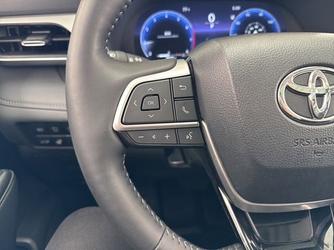 Used 2024 Toyota Highlander Platinum image 22