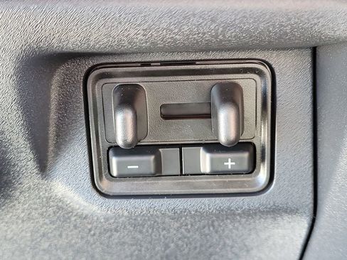 New 2026 Ford Expedition Active image 25