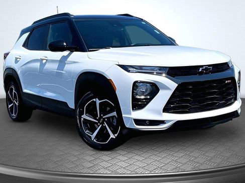 Used 2023 Chevrolet TrailBlazer RS w/ Technology Package AWD/4WD image 13