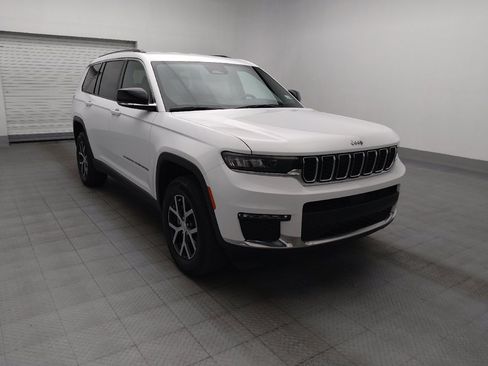 Used 2023 Jeep Grand Cherokee L Limited AWD/4WD image 13