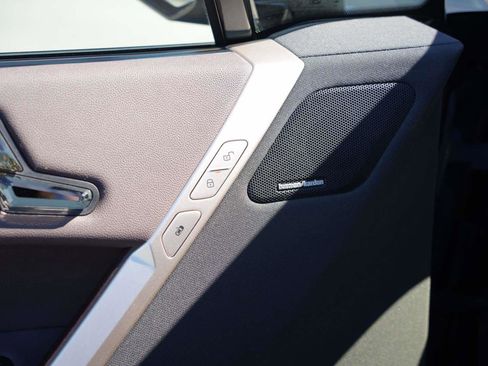 Used 2023 BMW iX xDrive50 w/ Premium Package image 11