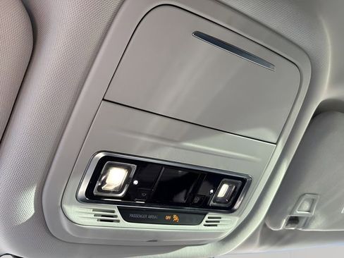 Used 2024 Lincoln Nautilus Reserve image 23