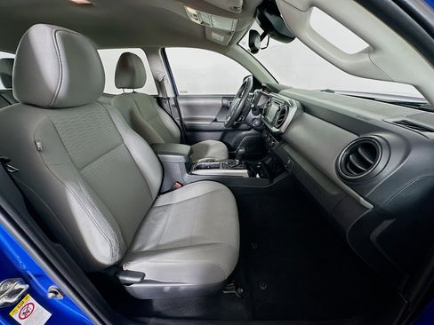 Used 2018 Toyota Tacoma SR5 image 29