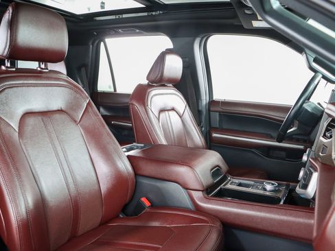 Used 2023 Ford Expedition Limited image 31