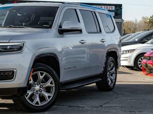 Used 2022 Jeep Wagoneer Series II w/ Rear Seat Video Group 1 image 6