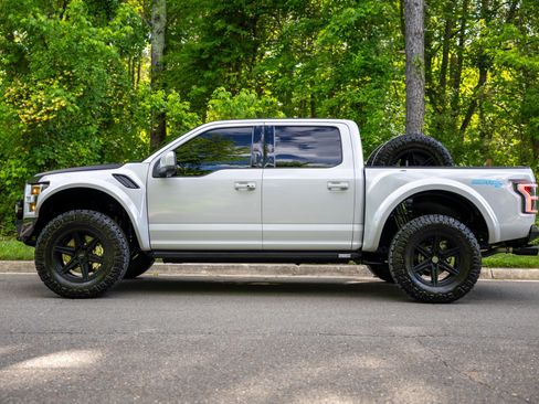 Used 2018 Ford F150 Raptor w/ Equipment Group 802A Luxury AWD/4WD image 39