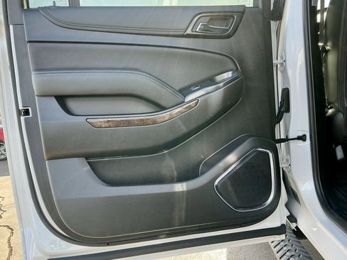 Used 2020 Chevrolet Suburban LT w/ Luxury Package image 30