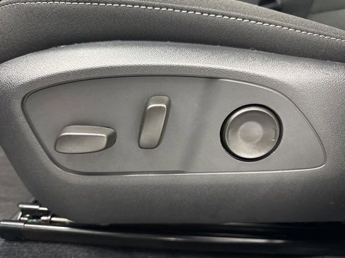 New 2026 Chevrolet Equinox EV LT image 10