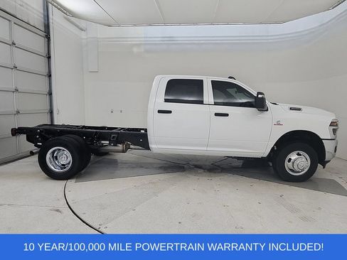 New 2026 RAM 3500 Tradesman w/ Chrome Appearance Group A AWD/4WD image 9