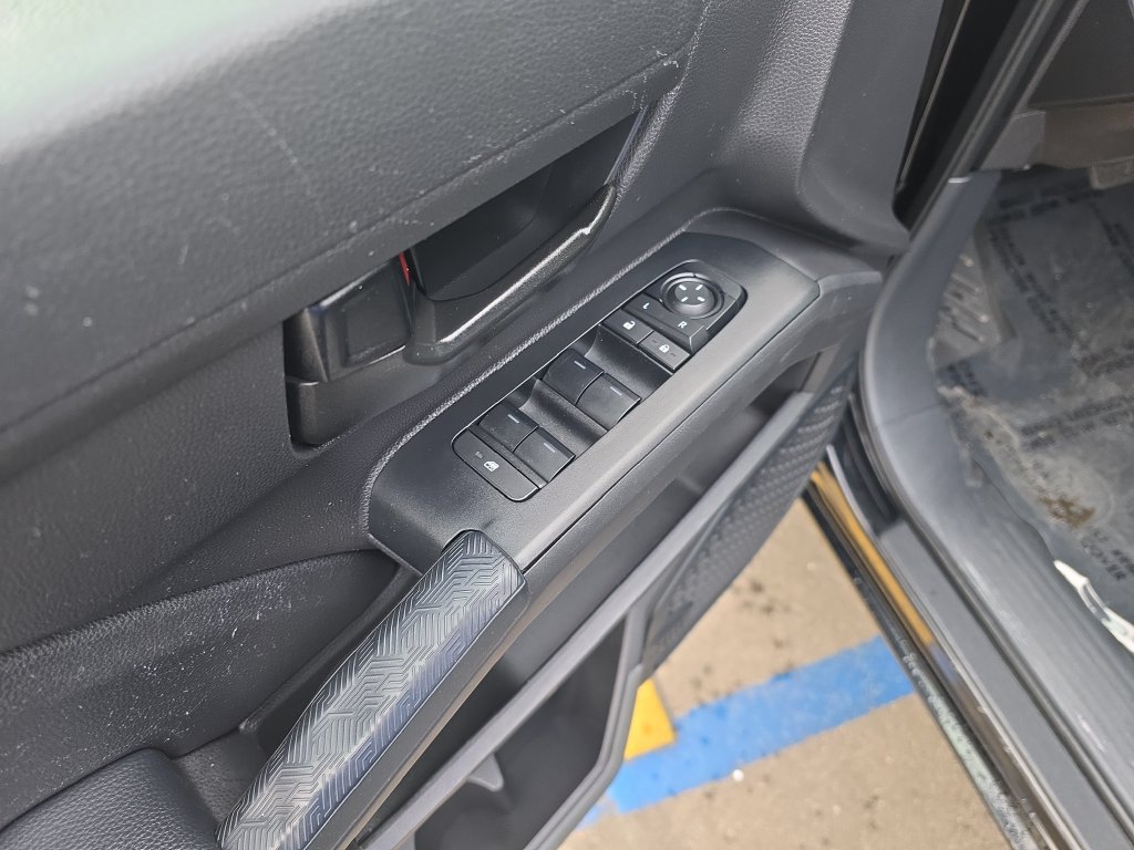 Used 2024 Toyota Tacoma SR5 AWD/4WD image 11