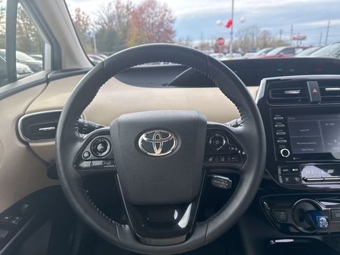 Used 2022 Toyota Prius XLE image 19