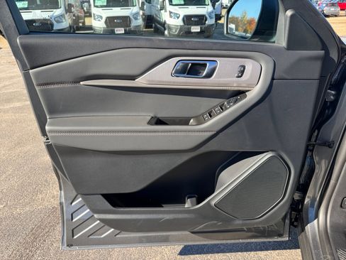 New 2026 Ford Explorer Active image 24