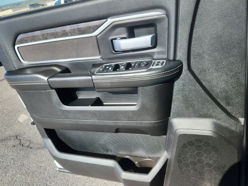Used 2024 RAM 2500 Big Horn AWD/4WD image 10