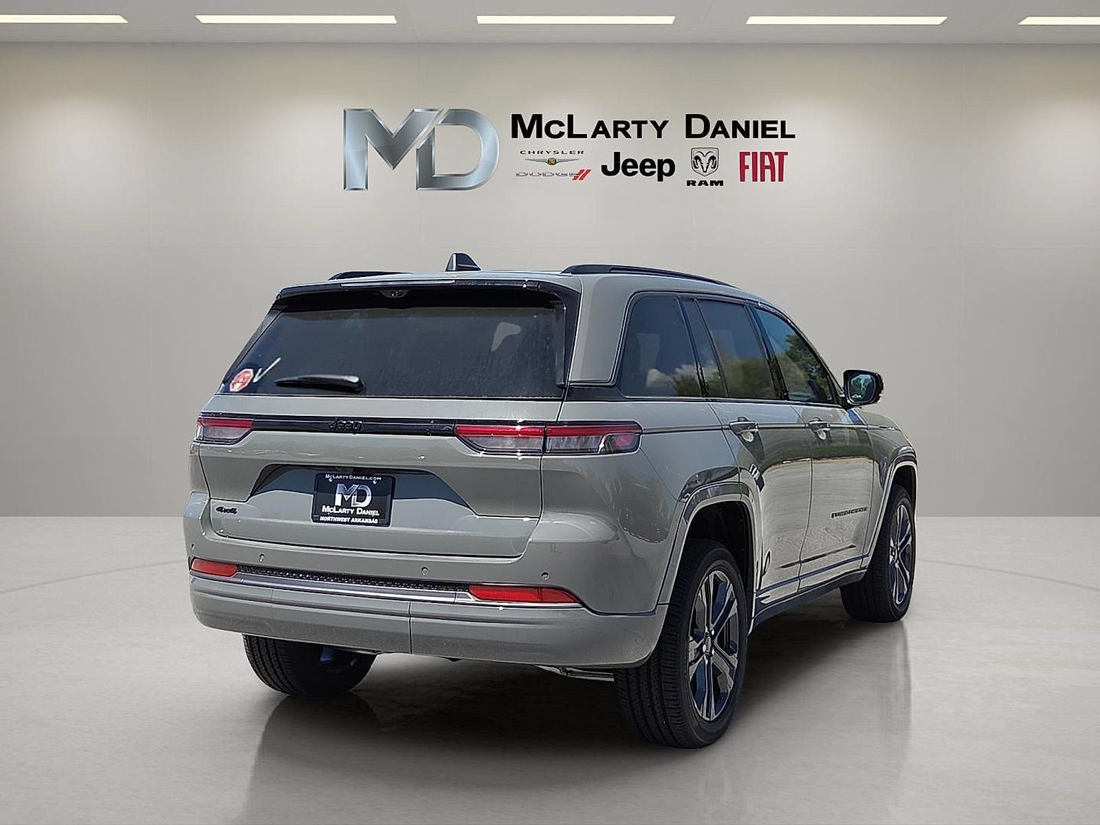 New 2027 Jeep Grand Cherokee Limited AWD/4WD image 5