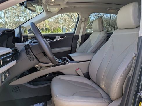 Certified 2022 Lincoln Nautilus Reserve image 19