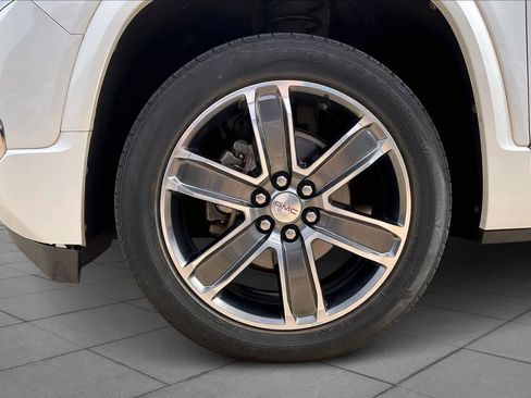 Used 2018 GMC Acadia Denali image 12