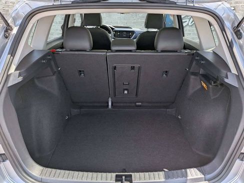 Certified 2023 Volkswagen Taos SE w/ Panoramic Sunroof Package FWD image 13
