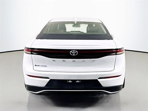 Used 2026 Toyota Crown XLE image 5