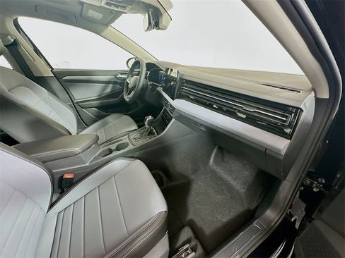 New 2025 Volkswagen Jetta SE image 28