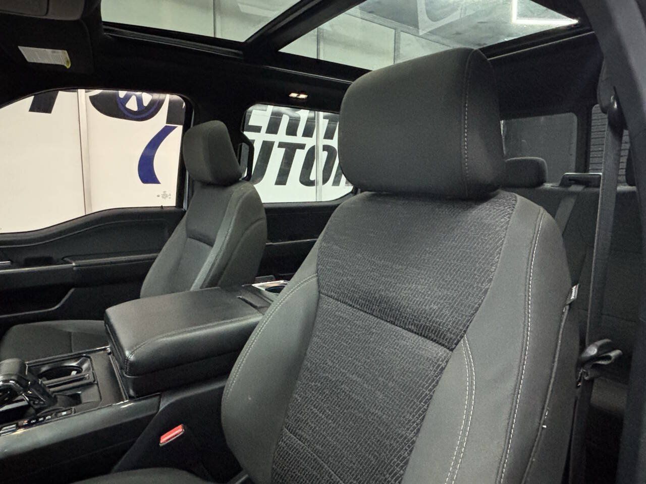 Used 2023 Ford F150 4x4 SuperCrew image 15