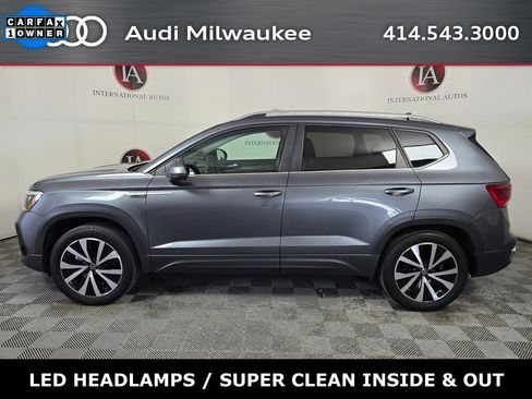 Used 2023 Volkswagen Taos SE w/ Black Wheel Package image 6