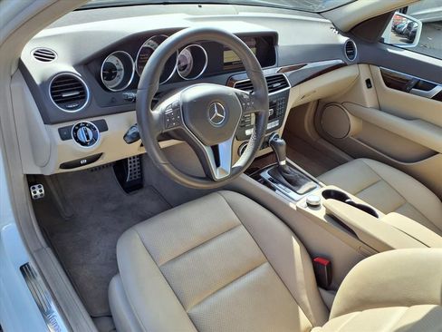 Used 2012 Mercedes-Benz C 250 Sedan image 4
