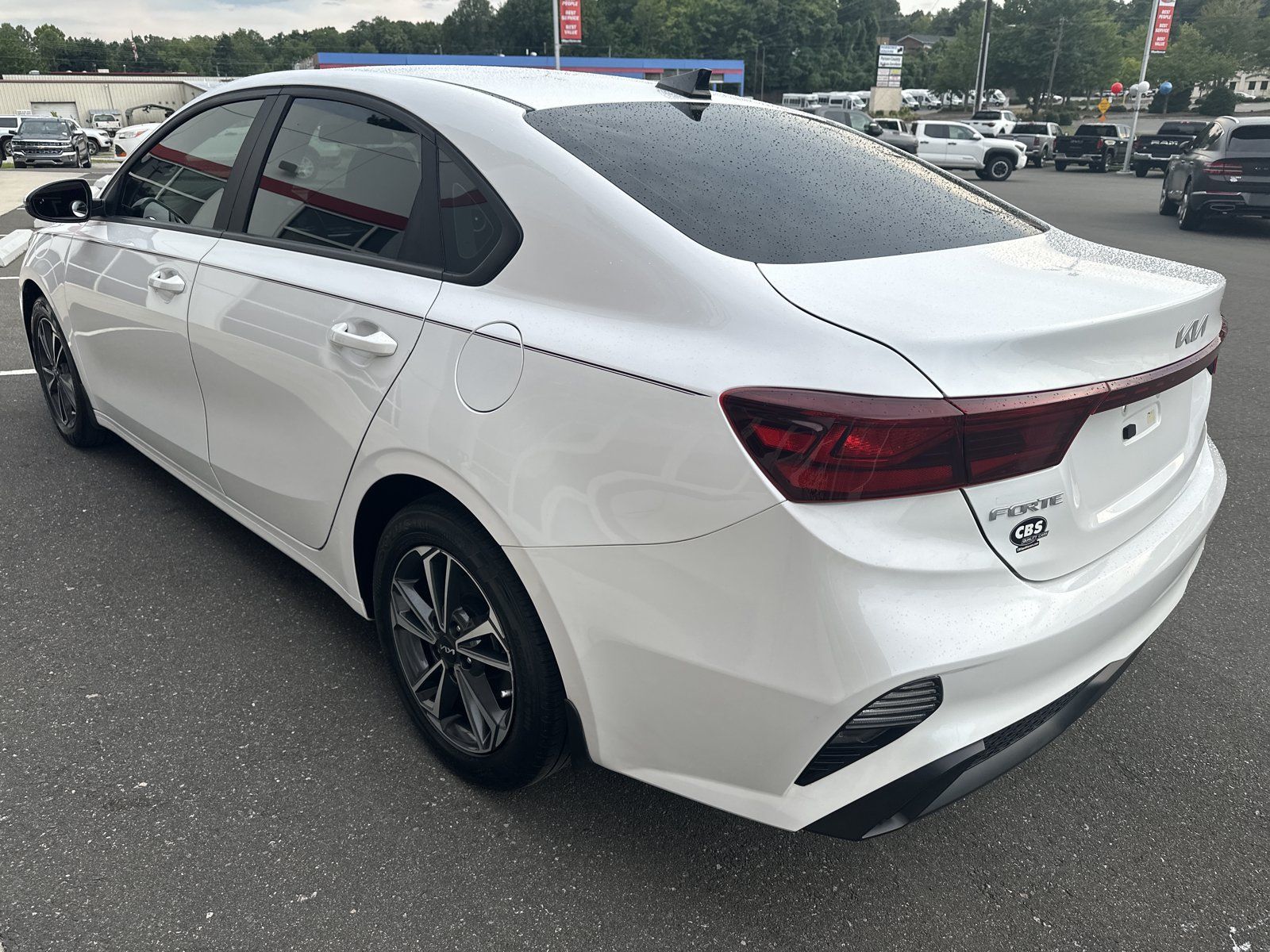 Used 2024 Kia Forte LXS w/ LXS Technology Package FWD image 6
