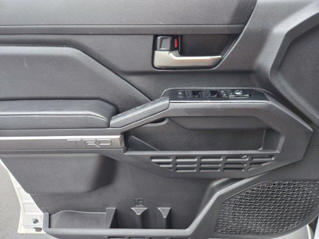 Used 2025 Toyota Tacoma TRD Off-Road AWD/4WD image 35