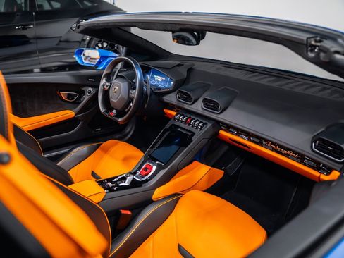 Used 2021 Lamborghini Huracan EVO RWD image 13