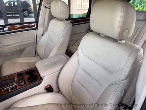 Used 2012 Volkswagen Touareg VR6 AWD/4WD image 34