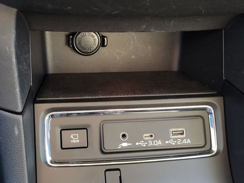 Certified 2025 Subaru Ascent Bronze Edition image 30