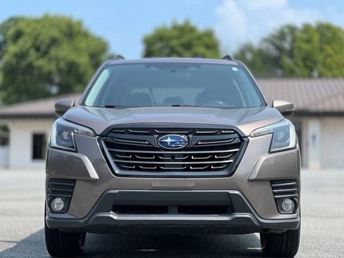 Used 2022 Subaru Forester Limited AWD/4WD image 2