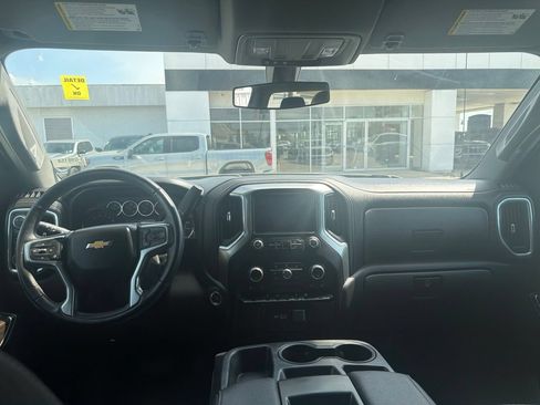 Used 2022 Chevrolet Silverado 1500 LT AWD/4WD image 9