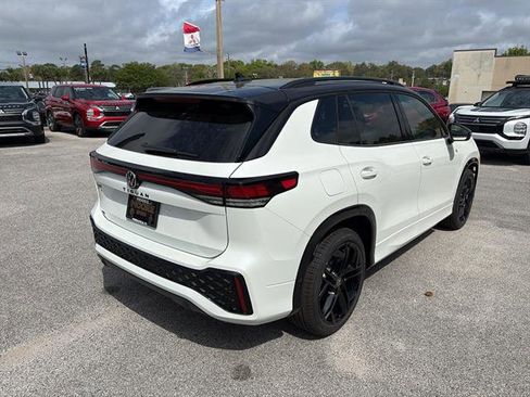 New 2026 Volkswagen Tiguan SE R-Line FWD image 6