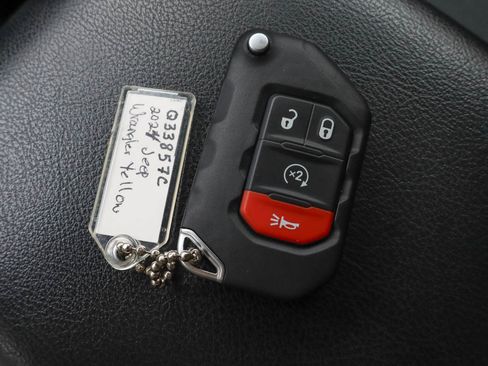 Used 2024 Jeep Wrangler Willys AWD/4WD image 35