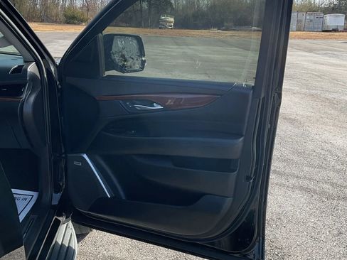 Used 2019 Cadillac Escalade Luxury image 38