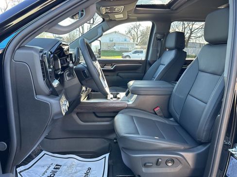 New 2026 GMC Sierra 2500 SLT w/ SLT Premium Package AWD/4WD image 27
