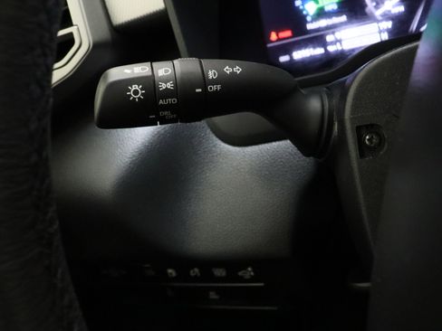 Used 2024 Toyota Tundra Limited w/ Power Package AWD/4WD image 27